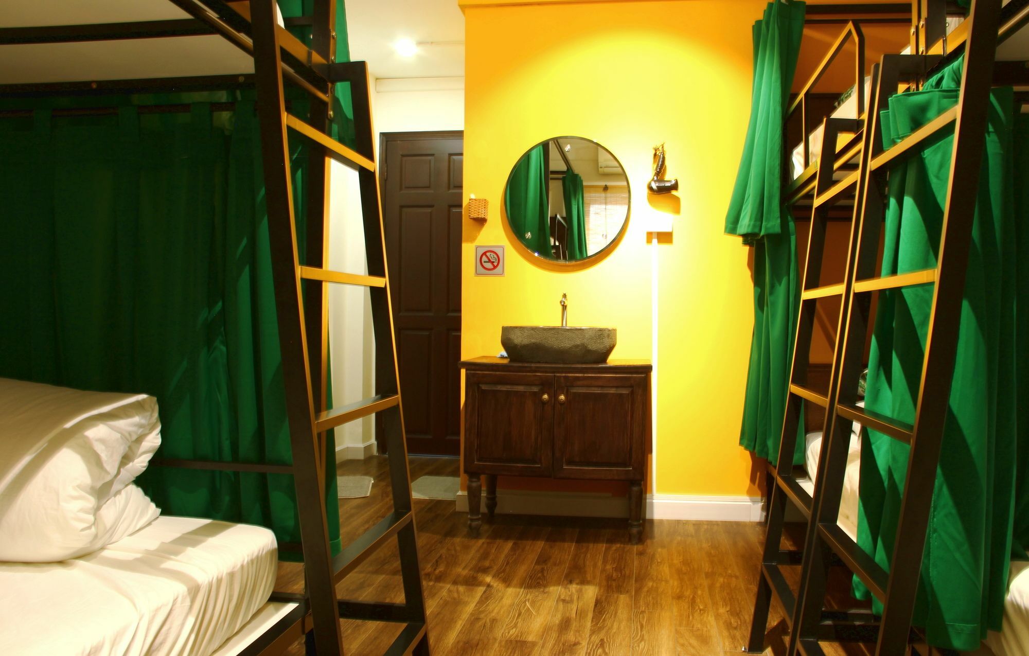 Lamo Boutique Hotel Хошимин Экстерьер фото
